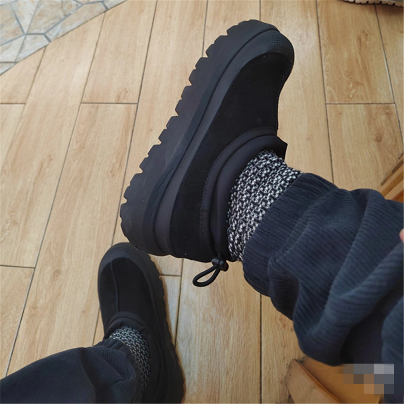 One foot leather integrated waterproof snow boots 2025 new men's and women's couple style height increasing thick sole with plush casual shoes One foot leather integrated waterproof snow boots 2025 new men's and women's couple style height increasing thick sole with plush casual shoes