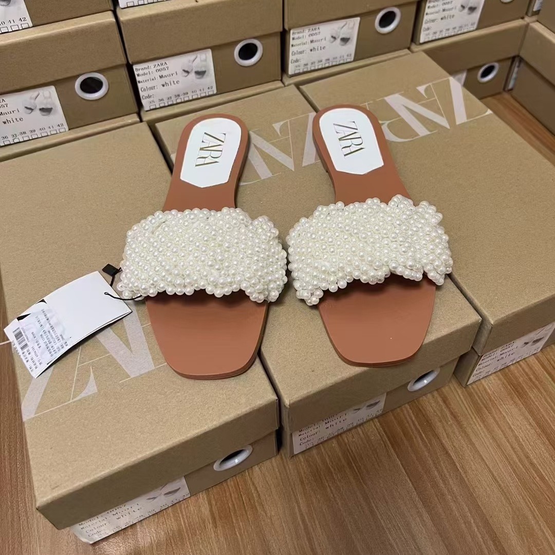 2024 summer new women's shoes with artificial pearl inlay semi slippers, low heel with exposed toes, casual and versatile beach shoes for outdoor wear