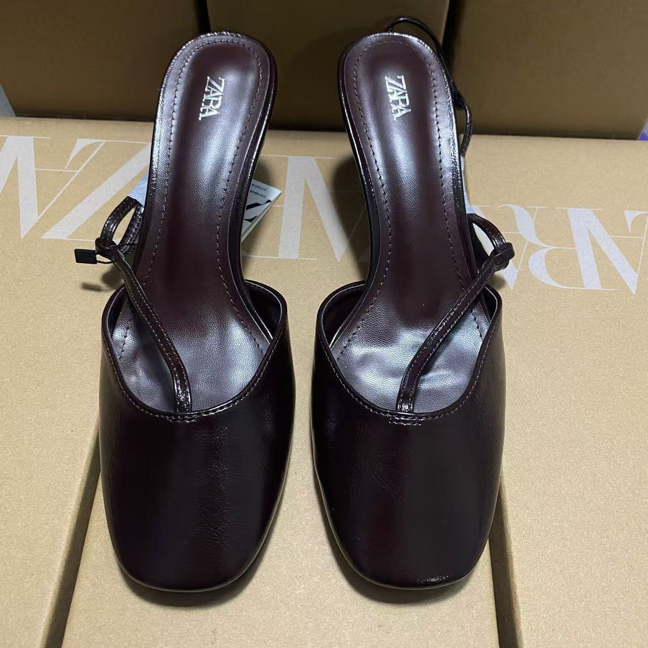 ZA2025 Summer New Style Square Head Coarse Heel Baotou Fine Strap Sandals with Rear Hook Strap Korean Edition Versatile Sandals for Daily Outing