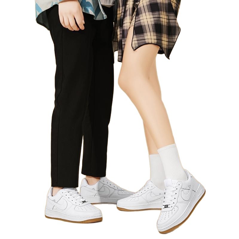 Upgrade classic pure white breathable casual couple sports shoes, board shoes, white shoes, men's shoes, women's shoes, fashionable and versatile casual shoes Upgrade classic pure white breathable casual couple sports shoes, board shoes, white shoes, men's shoes, women's shoes, fashionable and versatile casual shoes