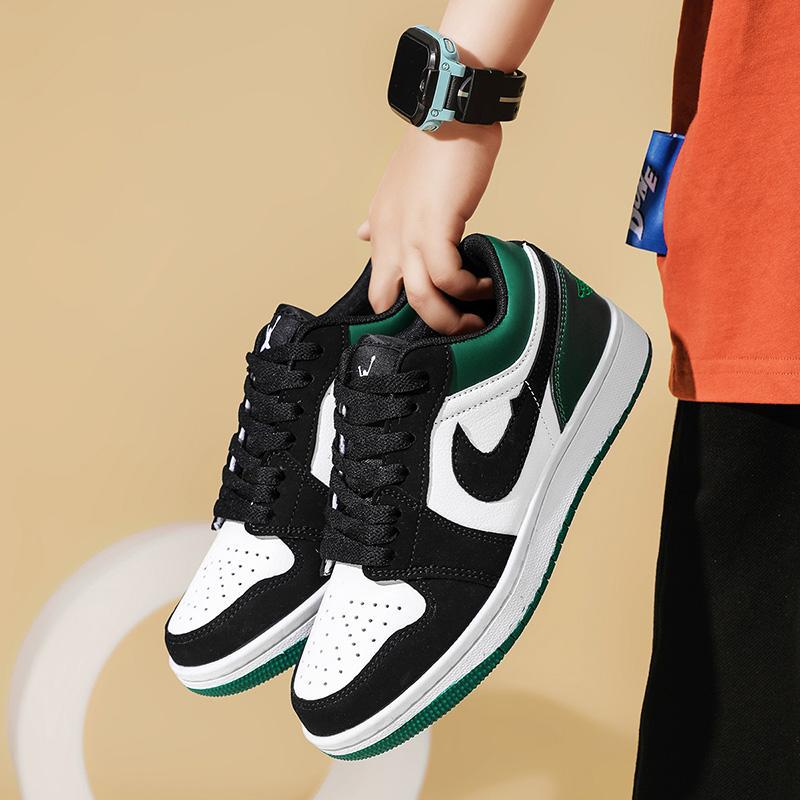 2025 Cross border Spot Men's and Women's Sports Low cut Board Shoes, Small White Shoes, Fashion Couple Leisure Sports, Student Shoes Wholesale 2025 Cross border Spot Men's and Women's Sports Low cut Board Shoes, Small White Shoes, Fashion Couple Leisure Sports, Student Shoes Wholesale