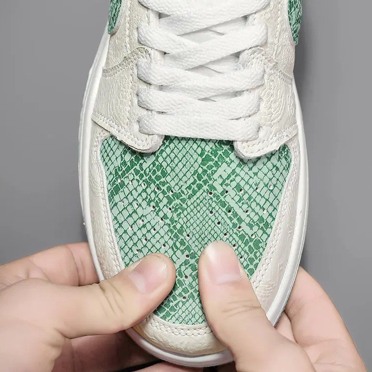 2025 Cross border AJ New Versatile Casual Men's and Women's Trendy Shoes Versatile White Shoes Sports Fashion Casual Board Shoes 2025 Cross border AJ New Versatile Casual Men's and Women's Trendy Shoes Versatile White Shoes Sports Fashion Casual Board Shoes