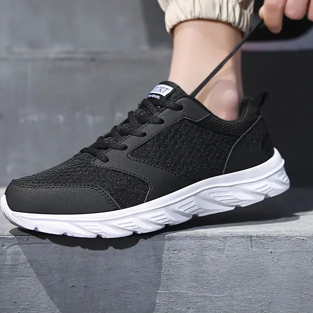 2025 Summer New Running Shoes Breathable Mesh Travel Shoes Men's Casual Shoes Large Size Sports Shoes Wholesale