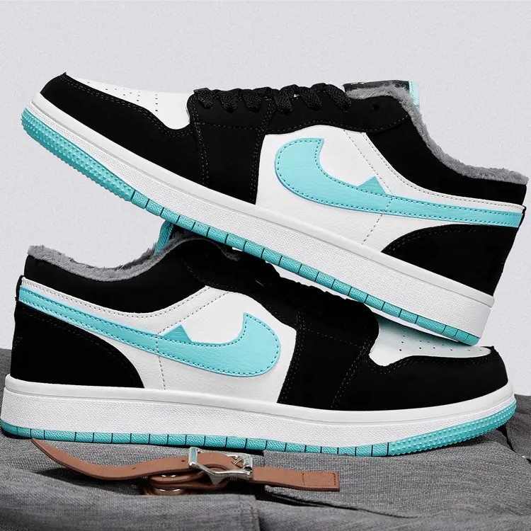 New Cross border 2025 Men and Women Couple Board Shoes Low cut Daily Leisure Indoor and Outdoor Sports White Shoes Wholesale in Stock