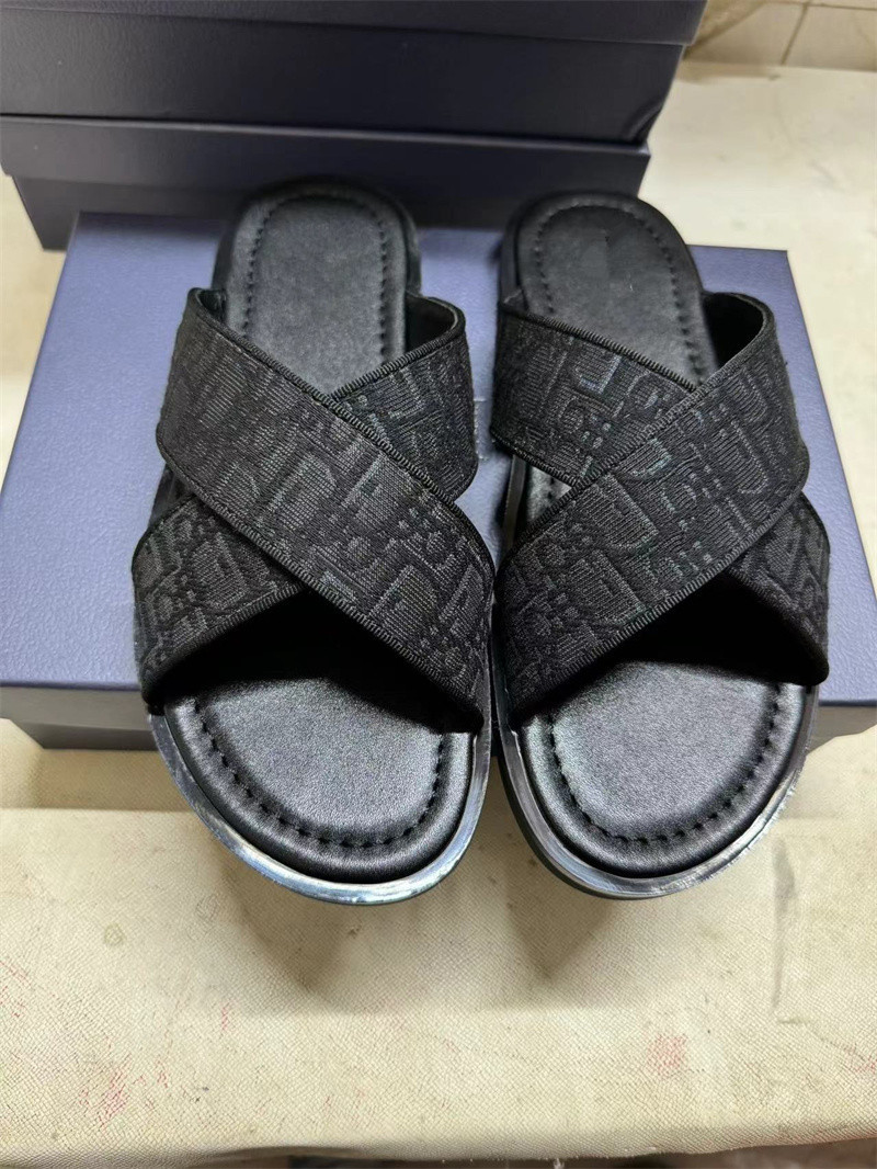 D-letter jacquard men's slippers high-quality outerwear summer cross-border Cambodia Phnom Penh Vietnam Nigeria sandals D-letter jacquard men's slippers high-quality outerwear summer cross-border Cambodia Phnom Penh Vietnam Nigeria sandals