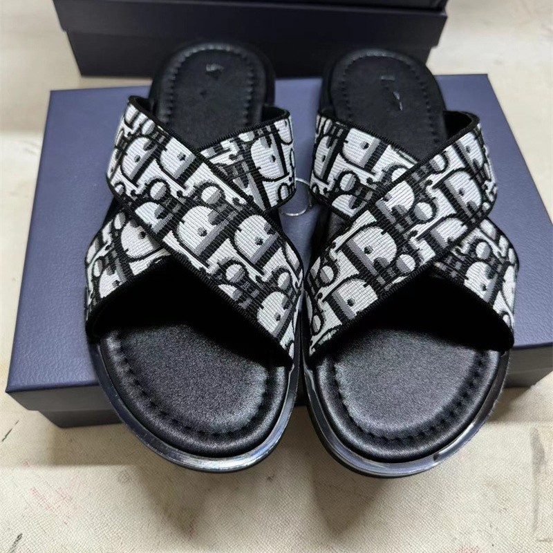 D-letter jacquard men's slippers high-quality outerwear summer cross-border Cambodia Phnom Penh Vietnam Nigeria sandals D-letter jacquard men's slippers high-quality outerwear summer cross-border Cambodia Phnom Penh Vietnam Nigeria sandals