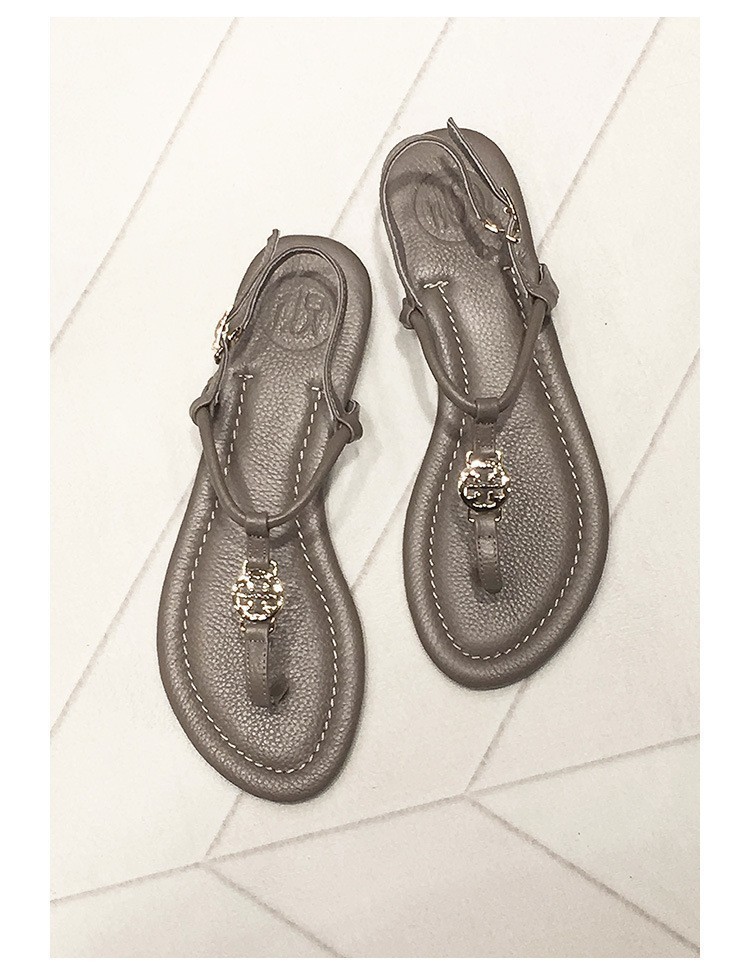 2023 TB new leather clip toe sandals for women, flat bottomed and versatile Roman herringbone clip toe sandals in large size 2023 TB new leather clip toe sandals for women, flat bottomed and versatile Roman herringbone clip toe sandals in large size