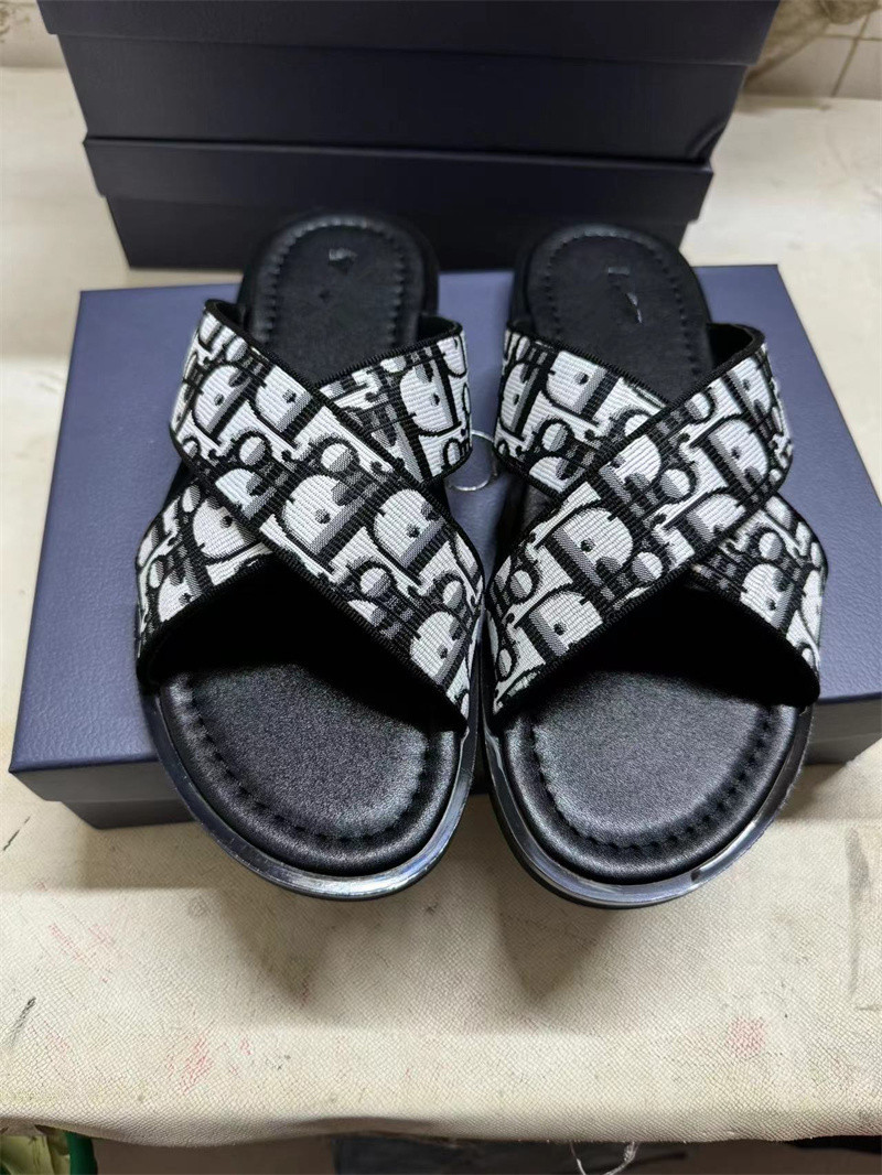 D-letter jacquard men's slippers high-quality outerwear summer cross-border Cambodia Phnom Penh Vietnam Nigeria sandals D-letter jacquard men's slippers high-quality outerwear summer cross-border Cambodia Phnom Penh Vietnam Nigeria sandals