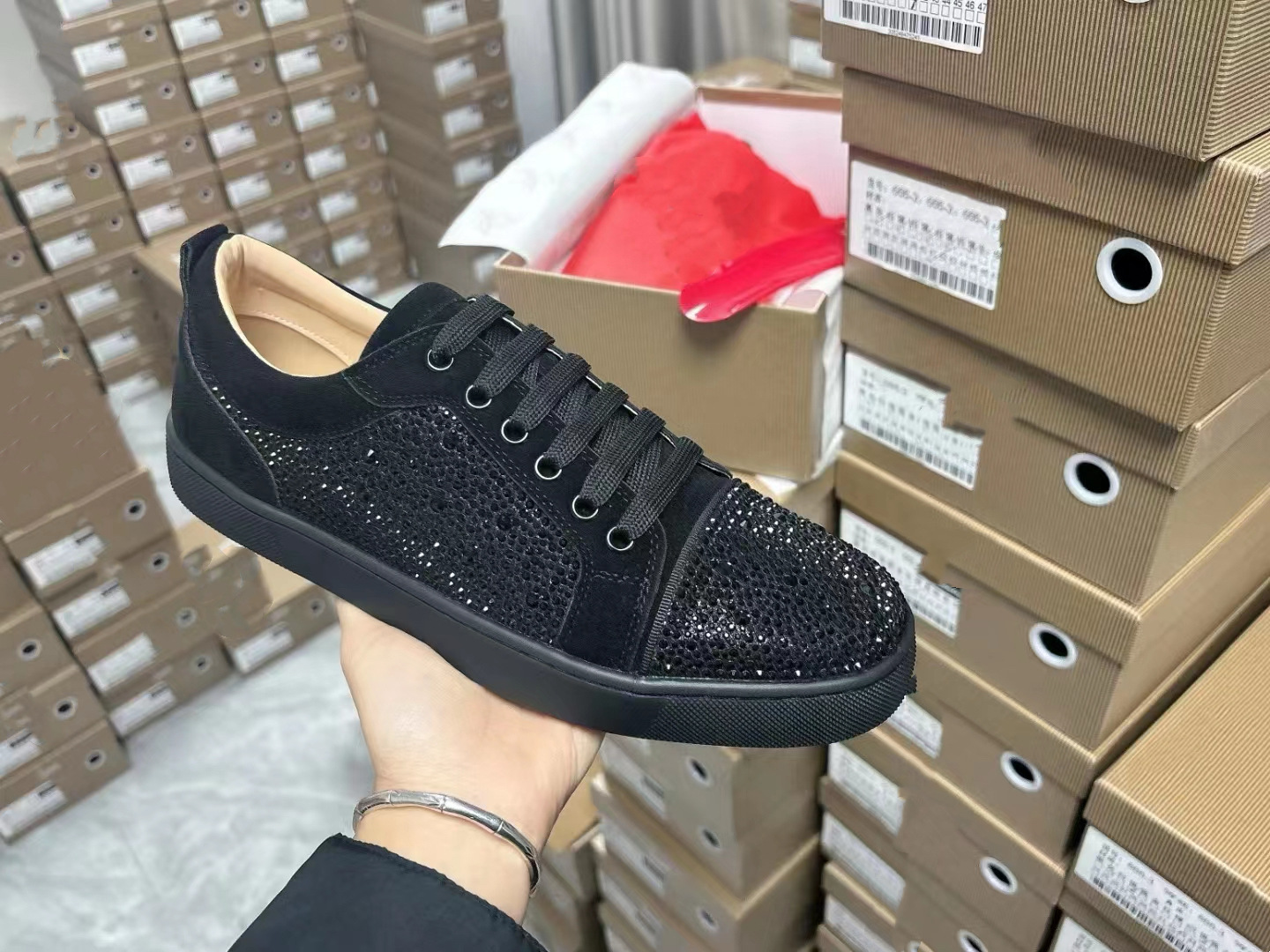 European Station CL Men's Shoes Riveted Red Bottom Shoes Trendy Flat Bottom Breathable Liuding Men's Leather Casual Trendy Brand European Goods European Station CL Men's Shoes Riveted Red Bottom Shoes Trendy Flat Bottom Breathable Liuding Men's Leather Casual Trendy Brand European Goods