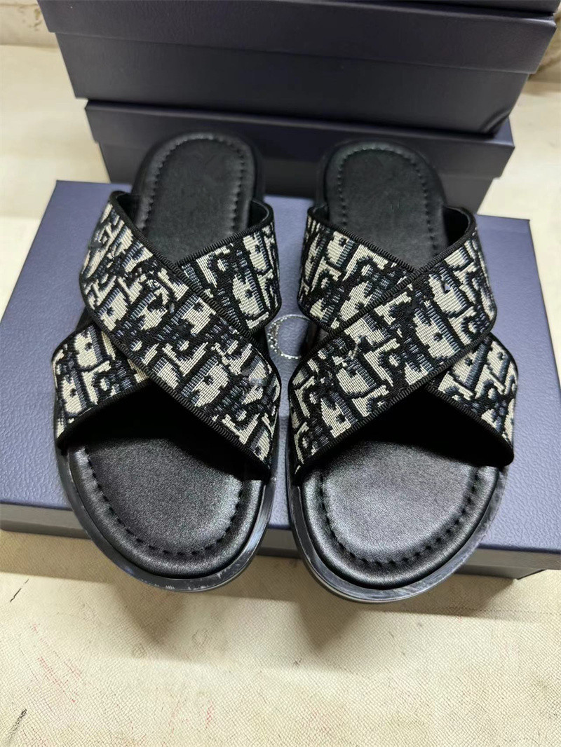 D-letter jacquard men's slippers high-quality outerwear summer cross-border Cambodia Phnom Penh Vietnam Nigeria sandals D-letter jacquard men's slippers high-quality outerwear summer cross-border Cambodia Phnom Penh Vietnam Nigeria sandals
